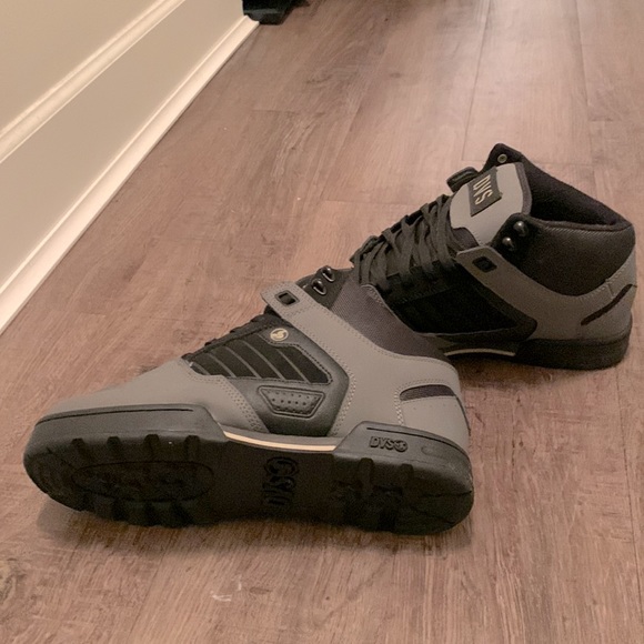 Never wore them, not my style, need more space - Picture 3 of 4